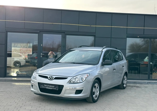 Hyundai I30 cena 14900 przebieg: 182000, rok produkcji 2009 z Włodawa małe 277